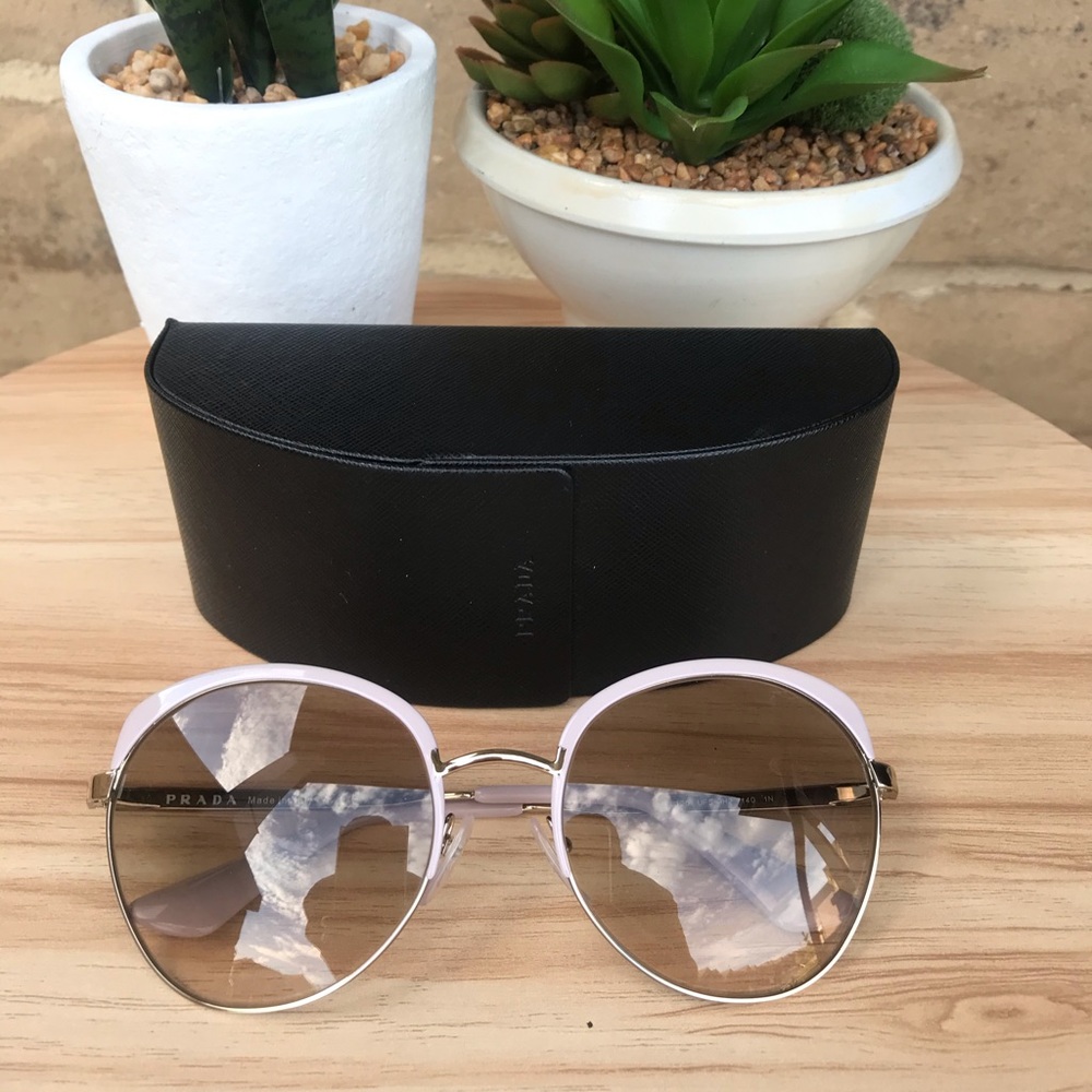 Prada Sunnies!